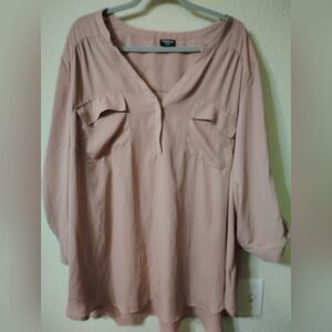 Torrid mauve shirt size 4 two pockets in front quarter length sleeve